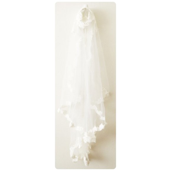 Vintage Accessories - Vintage Priscilla of Boston White Veil